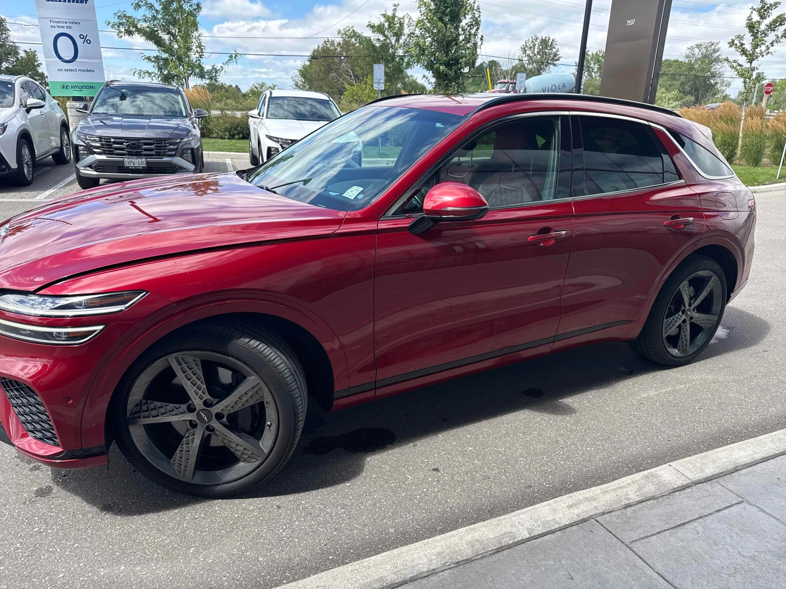 Genesis GV70 * 3.5T Sport Plus * АВТОКРЕДИТ БЕЗ ПЪРВОНАЧАЛНА* , снимка 2 - Автомобили и джипове - 55823792