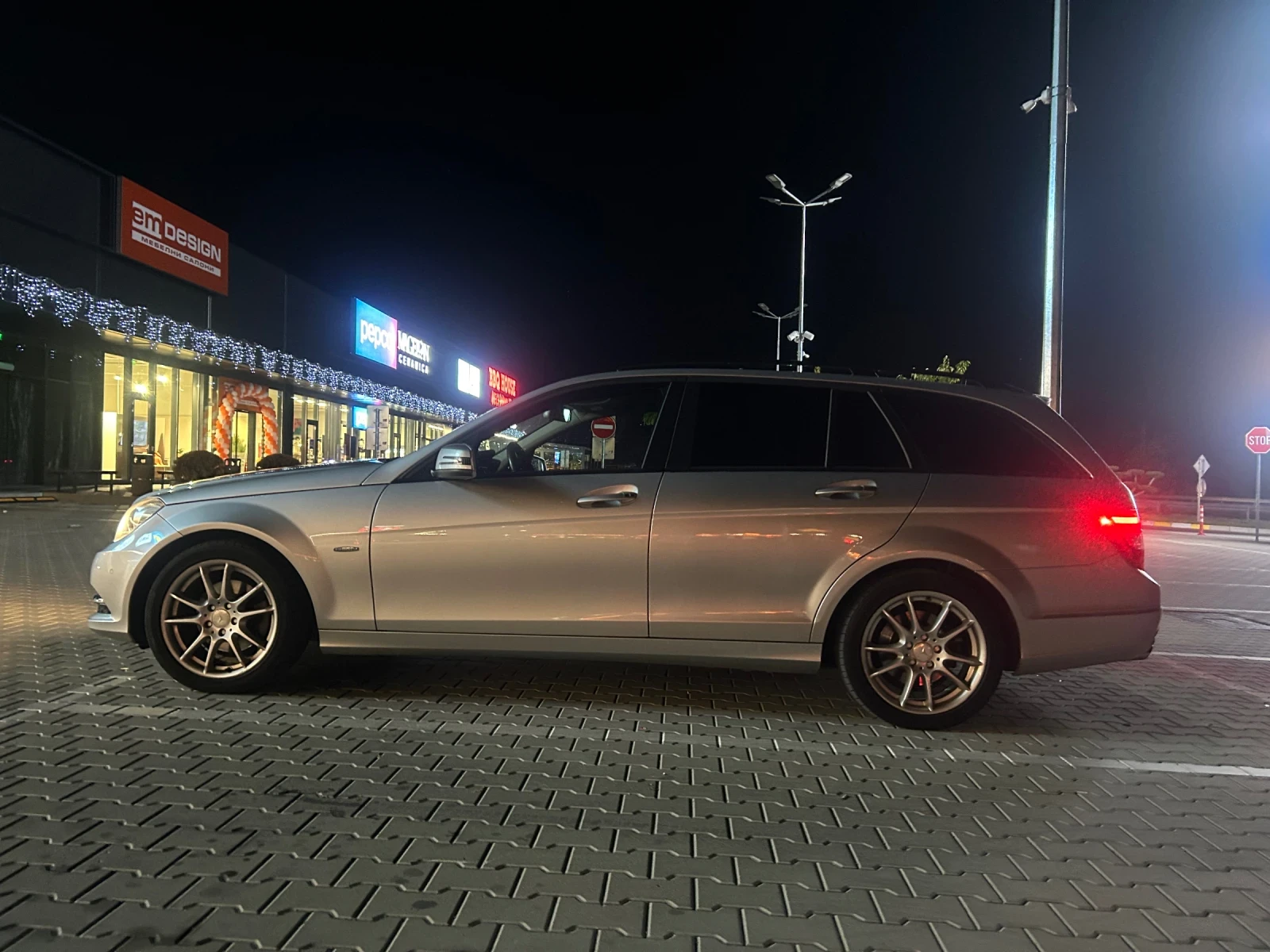 Mercedes-Benz C 220, снимка 9 - Автомобили и джипове - 56184035