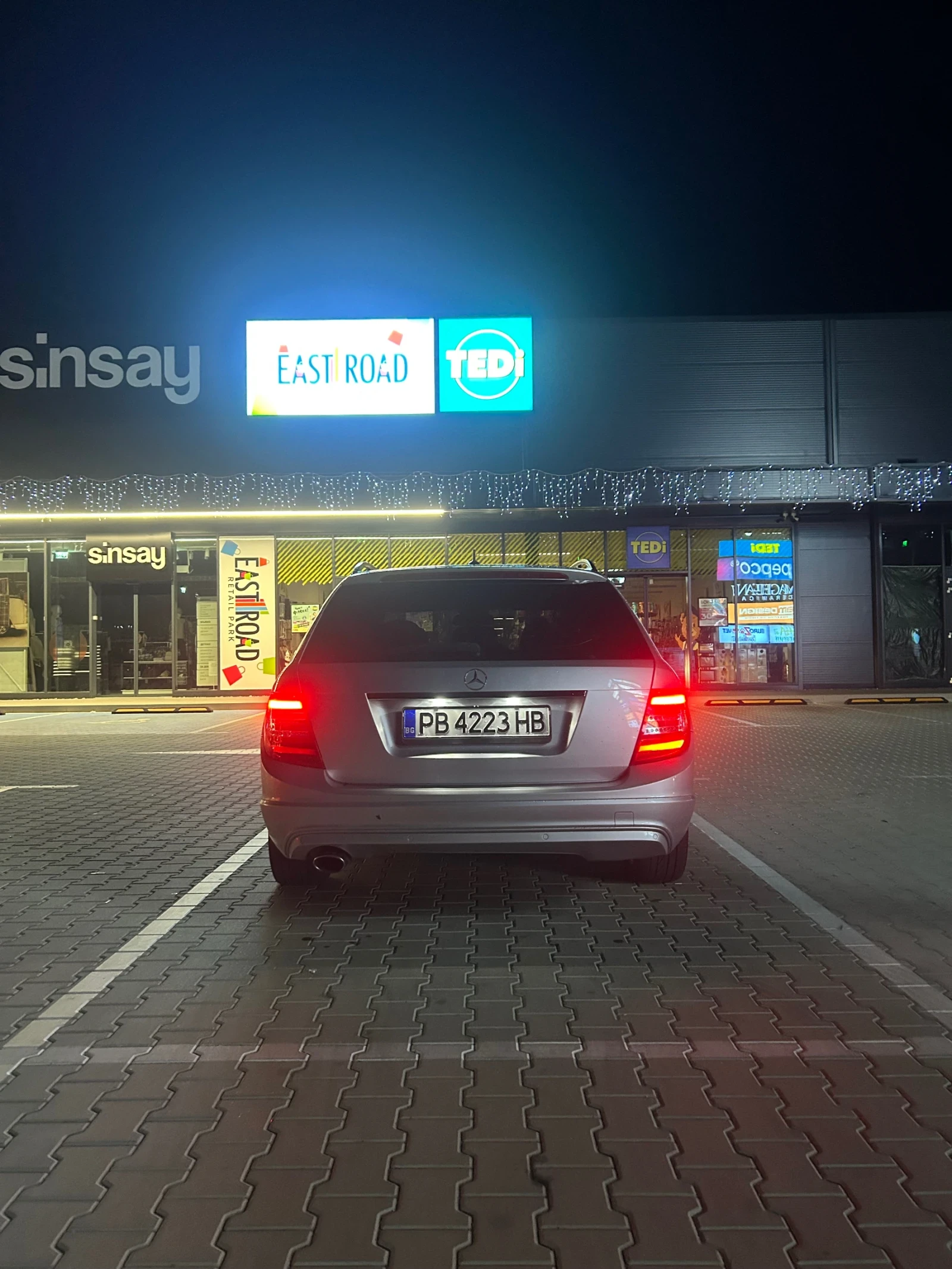 Mercedes-Benz C 220, снимка 6 - Автомобили и джипове - 56184035