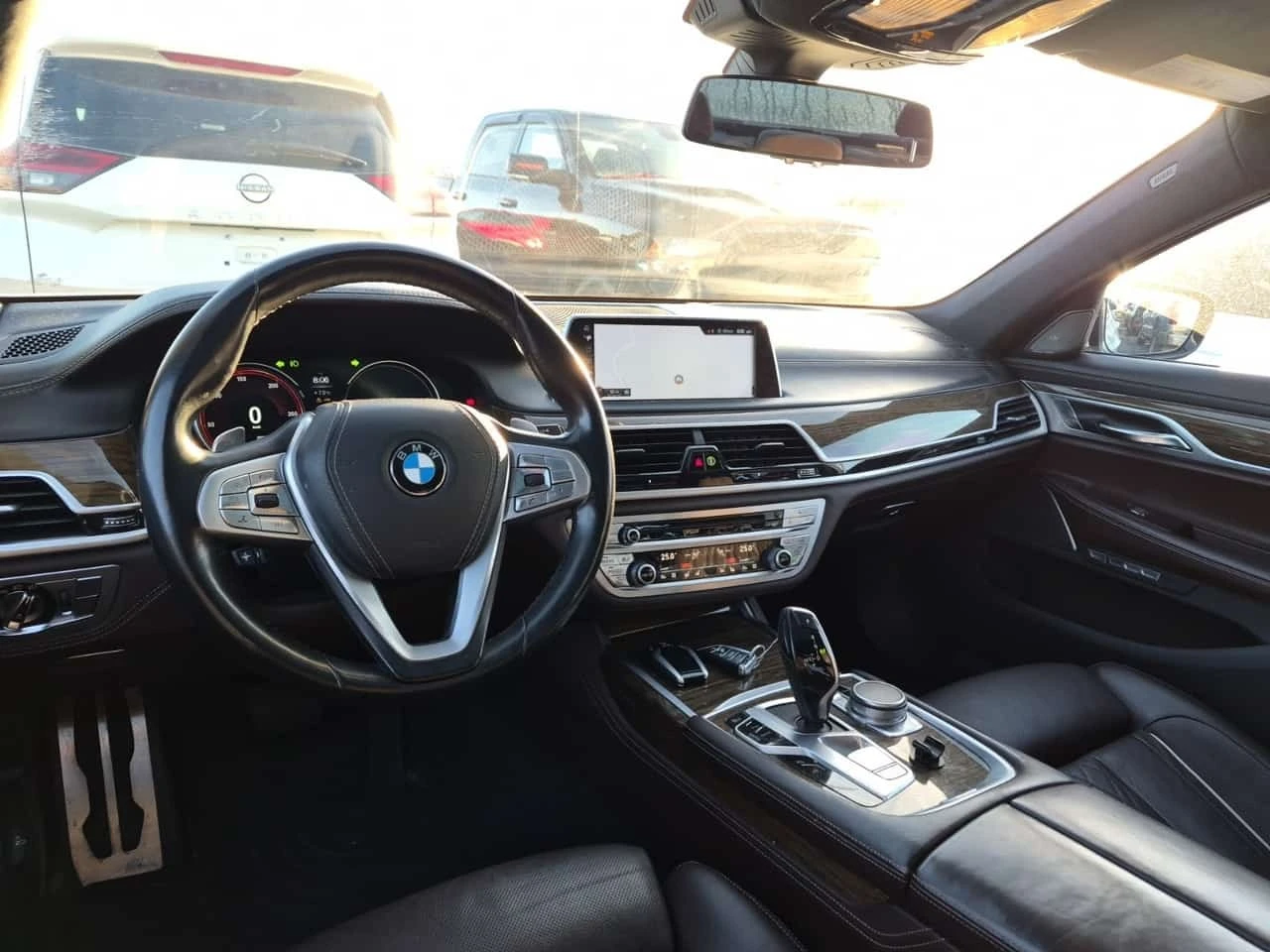 BMW 750 /Awd 750i/Xdrive/ОБДУХ/ПОДГРЕВ/ХЕДЪП/ПАНОРАМА, снимка 10 - Автомобили и джипове - 56300580
