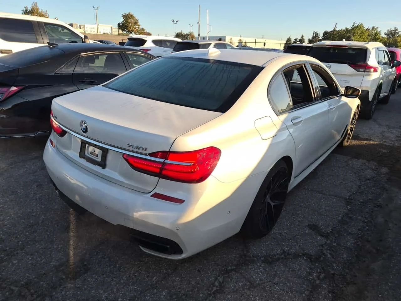BMW 750 /Awd 750i/Xdrive/ОБДУХ/ПОДГРЕВ/ХЕДЪП/ПАНОРАМА, снимка 2 - Автомобили и джипове - 56300580