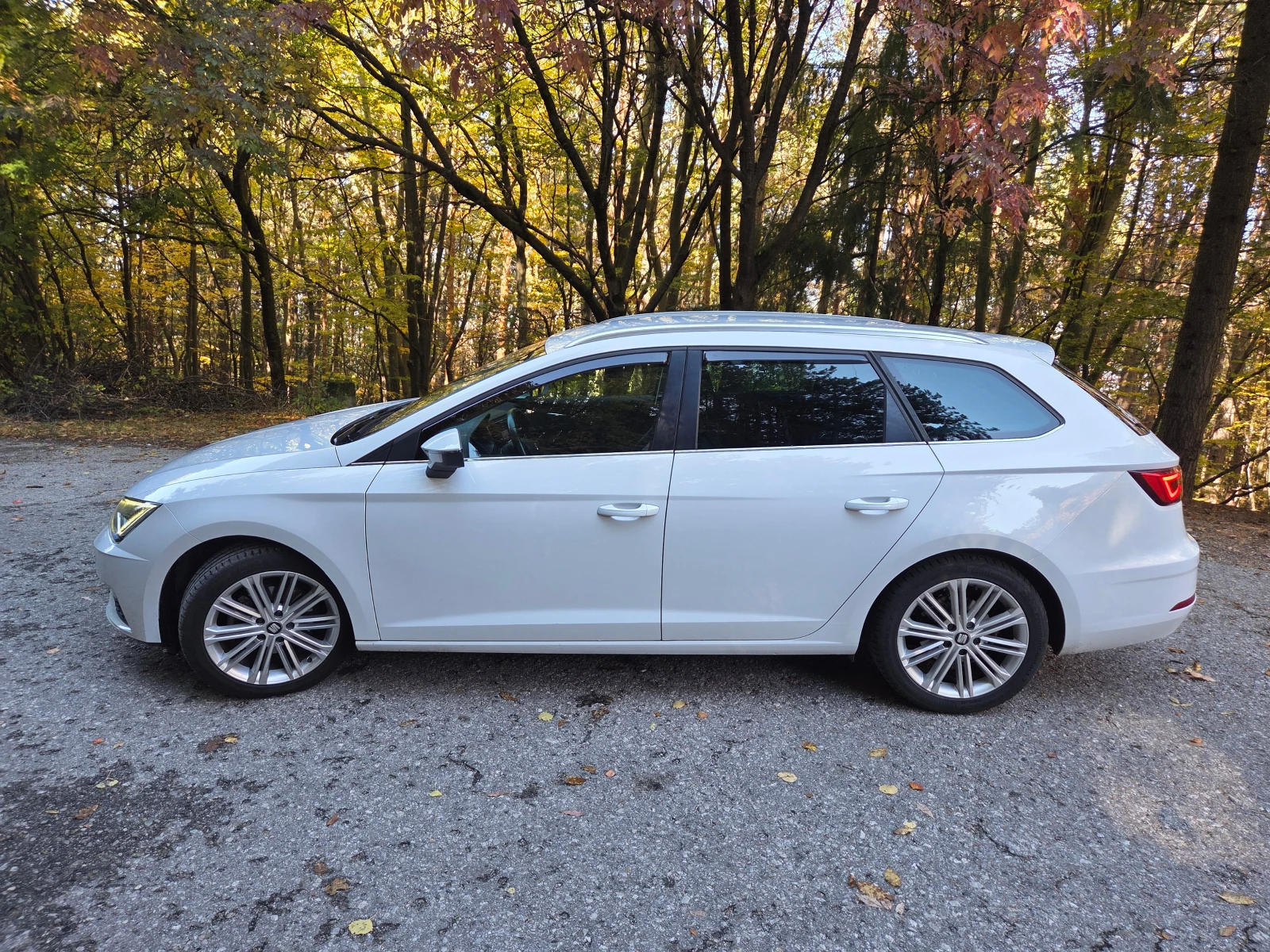 Seat Leon Sportstourer ST, снимка 5 - Автомобили и джипове - 56658206