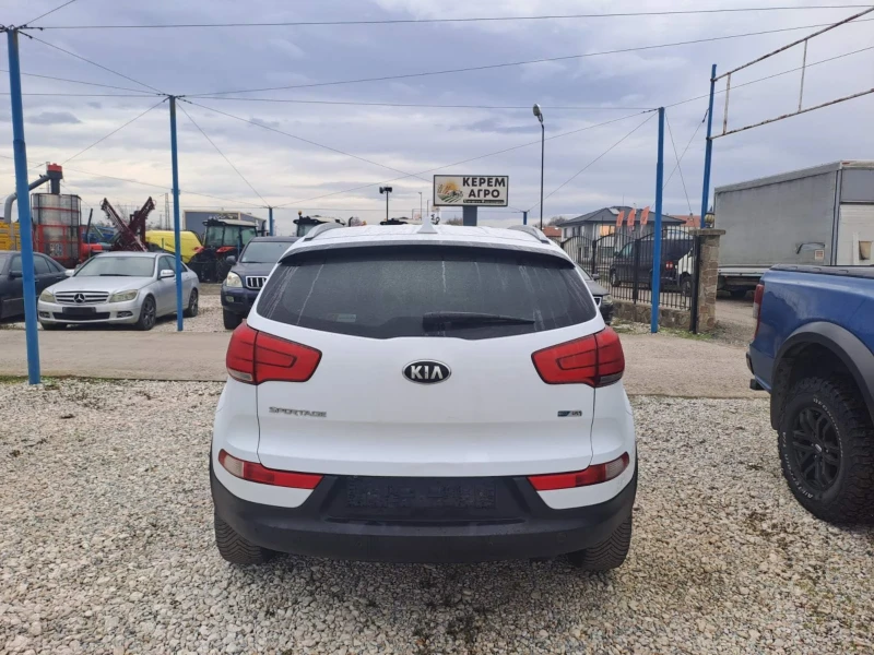 Kia Sportage 1.6-газ, снимка 5 - Автомобили и джипове - 52500194