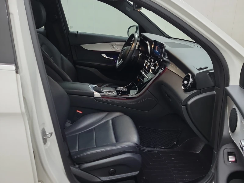 Mercedes-Benz GLC 300 * 4MATIC * PANORAMA * CARFAX * АвтоКредит - 46899 лв. - 20392140 | Car24.bg