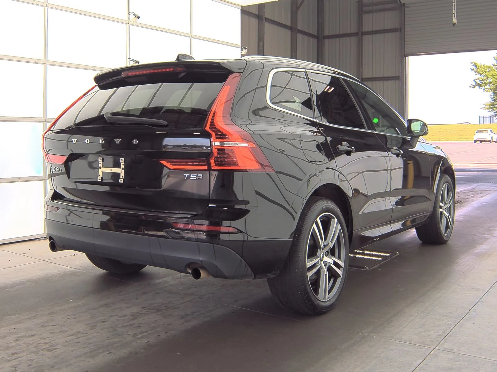 Volvo XC60 T5 Momentum - изображение 8