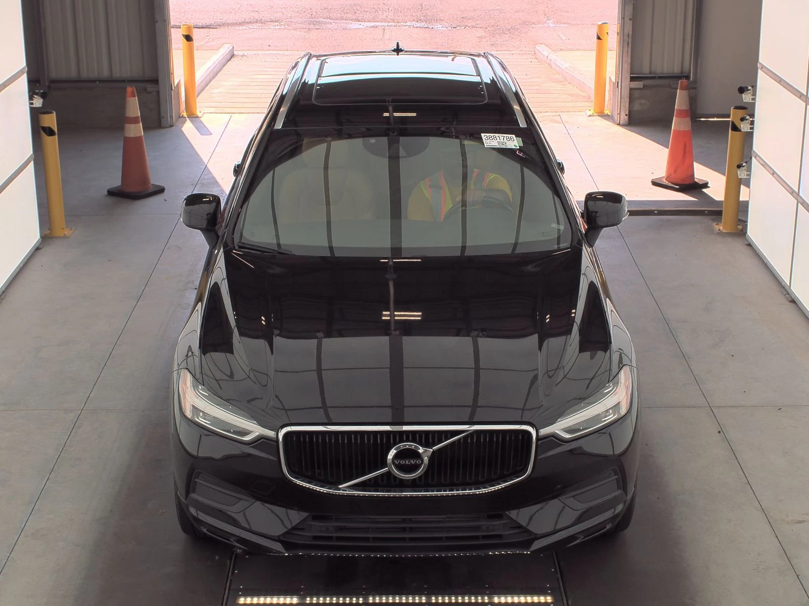 Volvo XC60 T5 Momentum - изображение 2