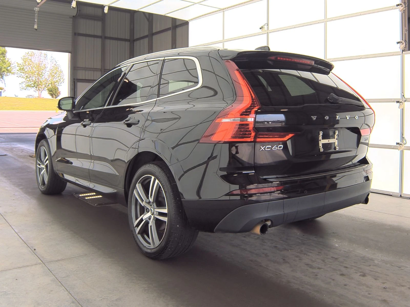Volvo XC60 T5 Momentum - изображение 5
