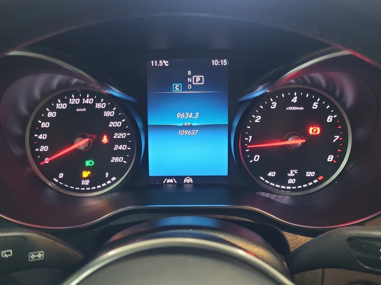 Mercedes-Benz GLC 300 * 4MATIC * PANORAMA * CARFAX * АвтоКредит - изображение 9