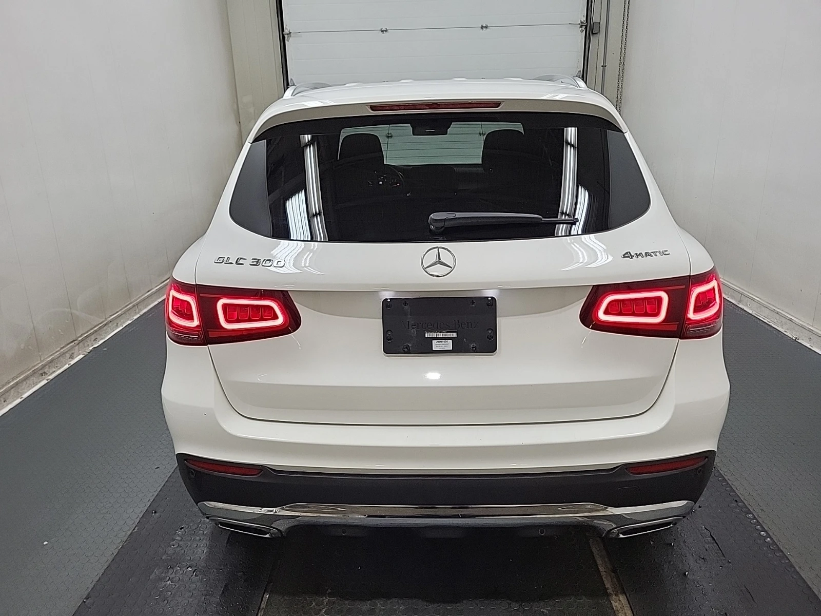 Mercedes-Benz GLC 300 * 4MATIC * PANORAMA * CARFAX * АвтоКредит - изображение 4
