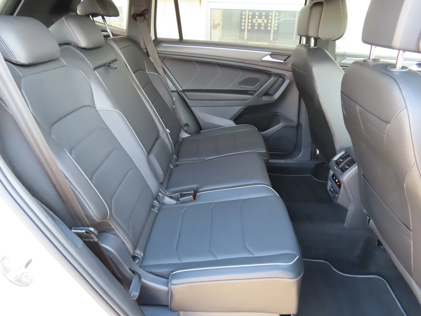 VW Tiguan LWB PA R-Line 2.0TDI 4MOTION DSG | Mobile.bg � ����������� 10