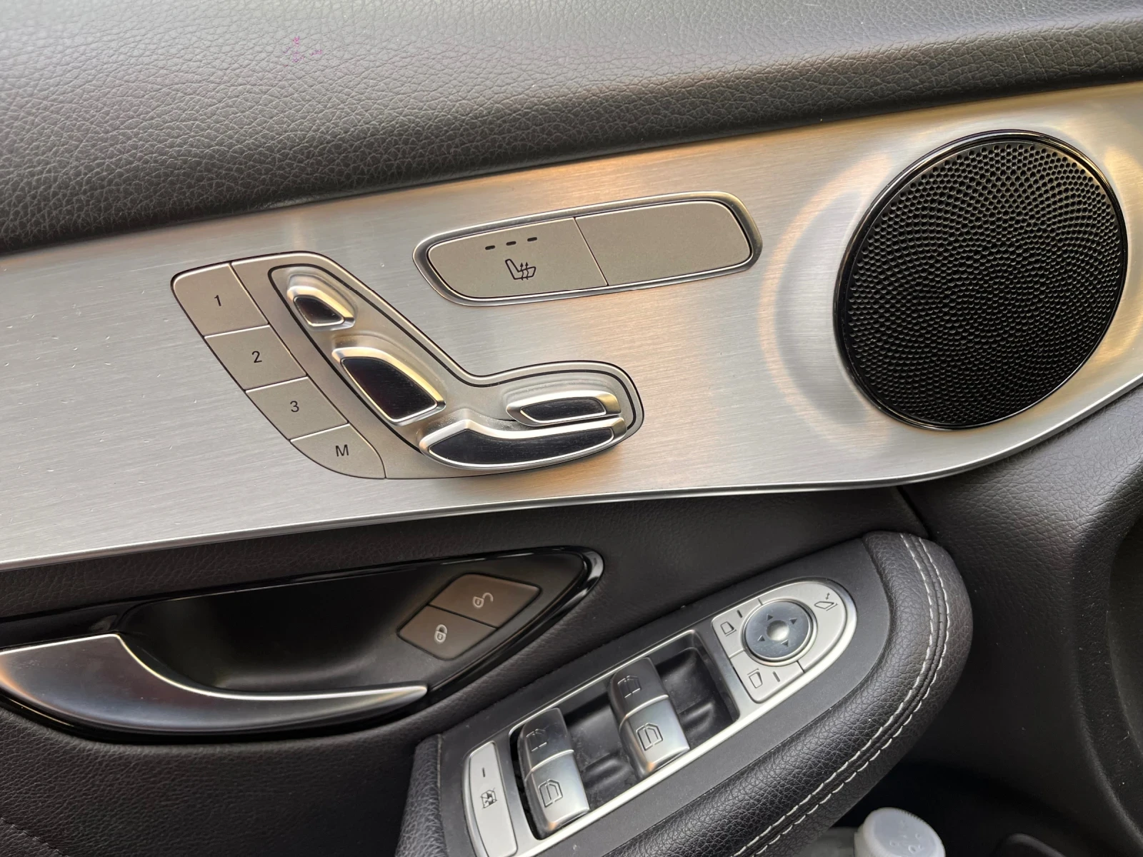 Mercedes-Benz GLC 220 4matic AMG Line, снимка 9 - Автомобили и джипове - 53909920