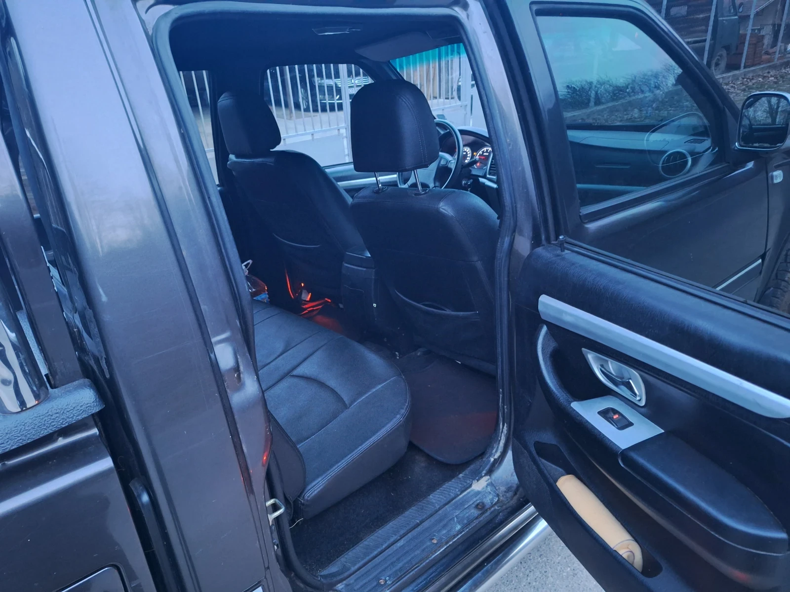 Mitsubishi L200 4х4 Бавни 2.0 Газ/Бензин, снимка 9 - Автомобили и джипове - 54083244