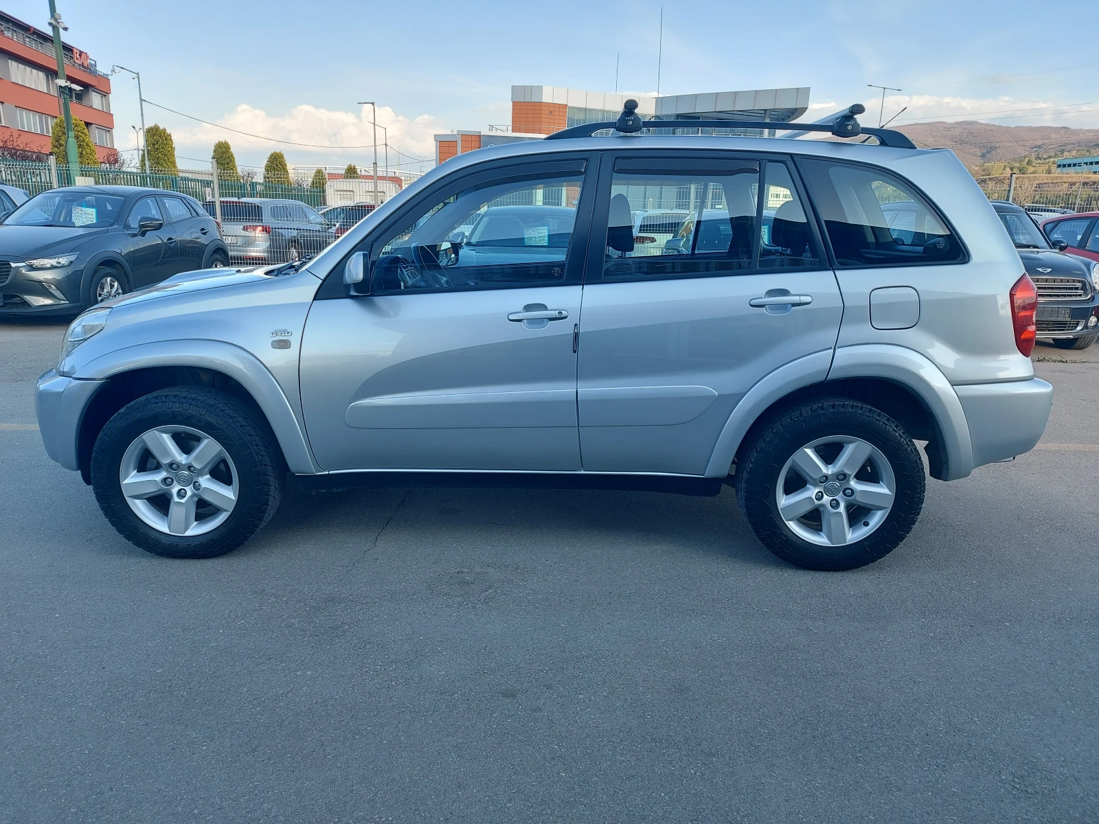 Toyota Rav4 2.0* D-4D* FACELIFT* ИТАЛИЯ, снимка 4 - Автомобили и джипове - 54229339