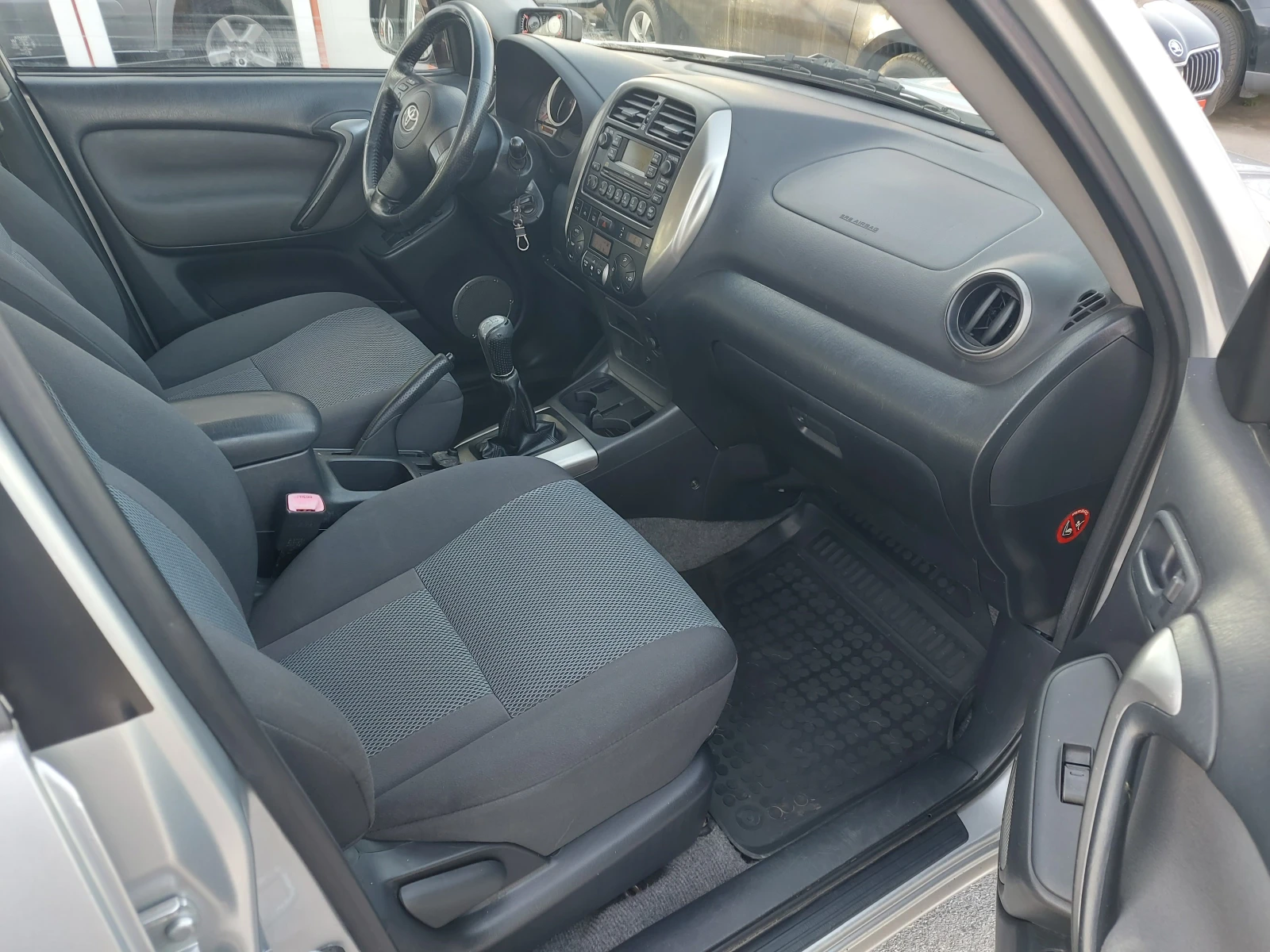 Toyota Rav4 2.0* D-4D* FACELIFT* ИТАЛИЯ, снимка 10 - Автомобили и джипове - 54229339