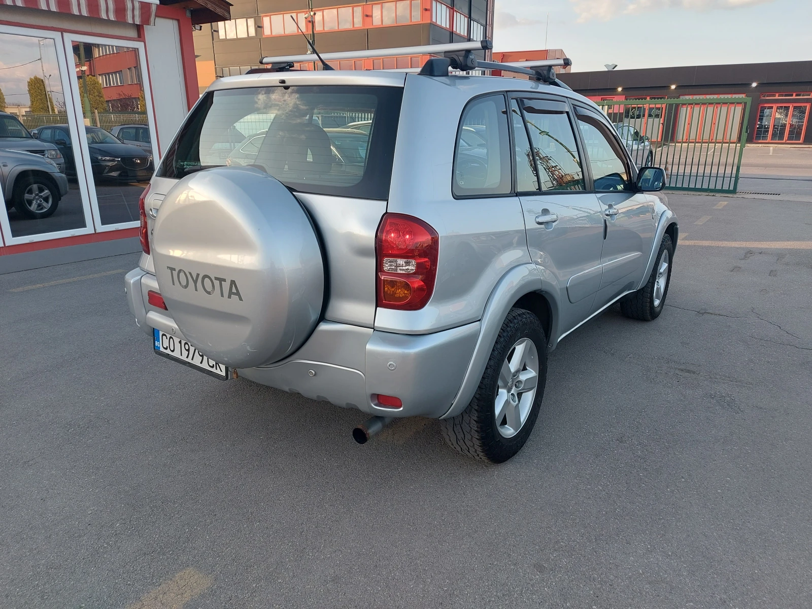 Toyota Rav4 2.0* D-4D* FACELIFT* ИТАЛИЯ, снимка 5 - Автомобили и джипове - 54229339