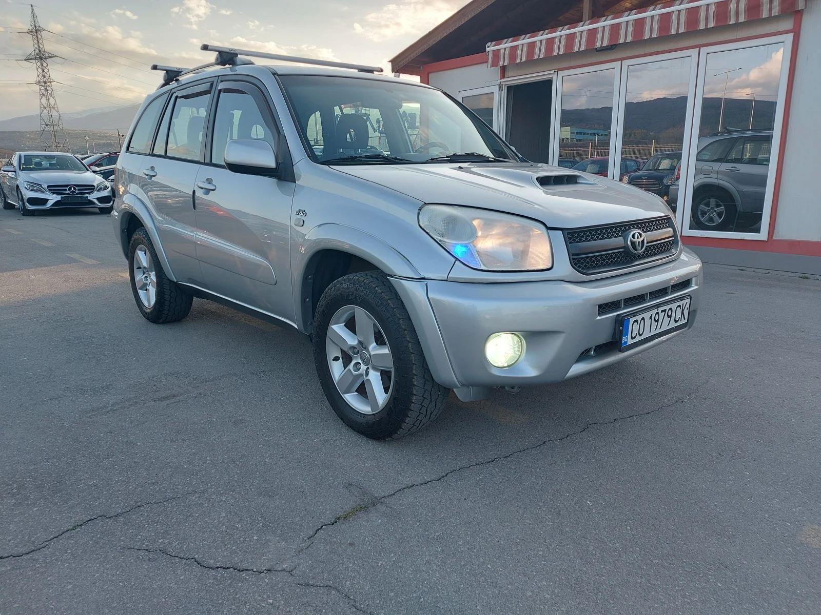 Toyota Rav4 2.0* D-4D* FACELIFT* ИТАЛИЯ, снимка 3 - Автомобили и джипове - 54229339