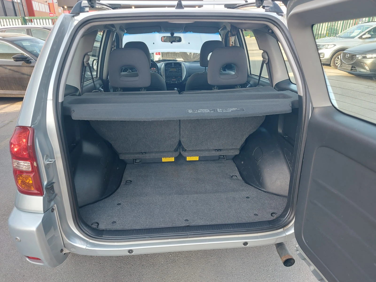 Toyota Rav4 2.0* D-4D* FACELIFT* ИТАЛИЯ, снимка 14 - Автомобили и джипове - 54229339