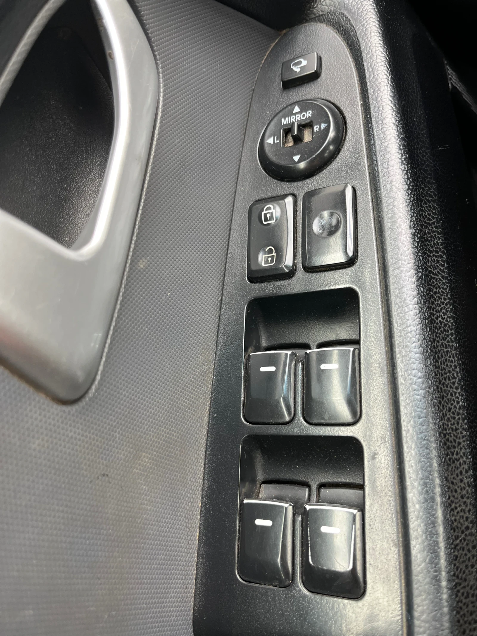 Kia Sportage 2.0i LPG, снимка 10 - Автомобили и джипове - 54392123