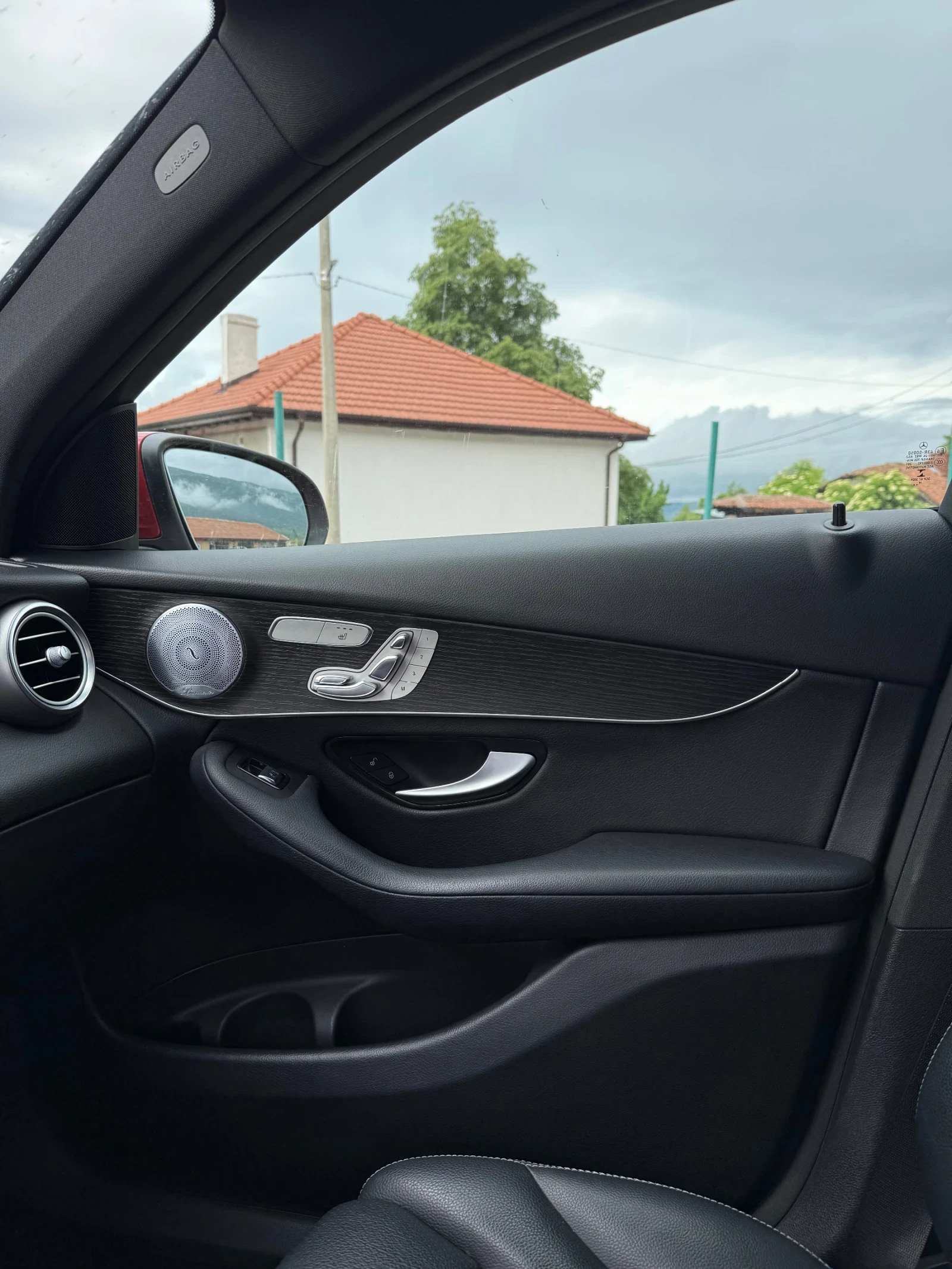 Mercedes-Benz GLC 350 350 Е 4 MATIC, снимка 8 - Автомобили и джипове - 54748789