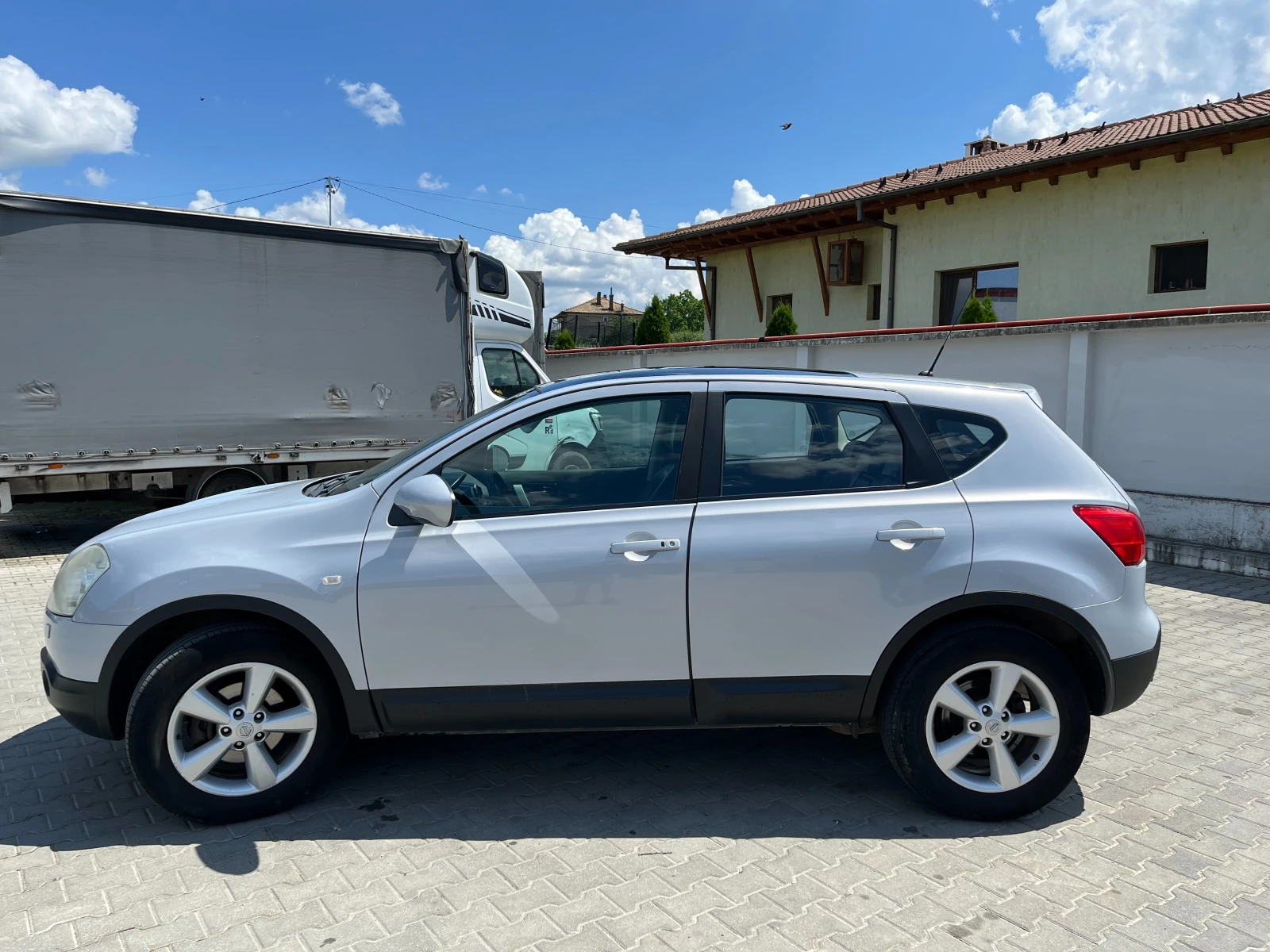 Nissan Qashqai, снимка 5 - Автомобили и джипове - 54900709