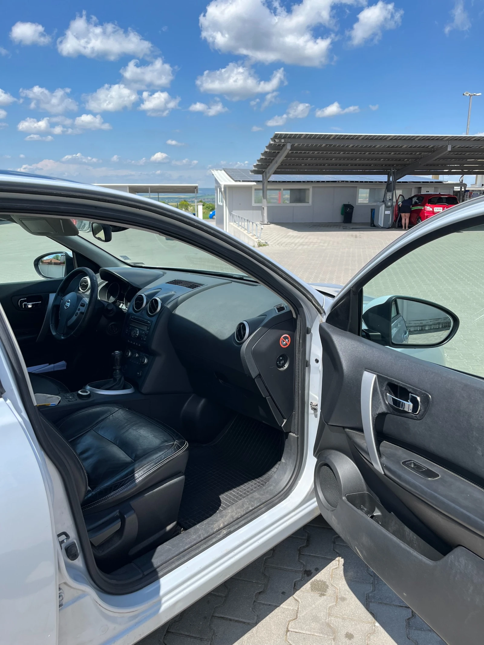 Nissan Qashqai, снимка 8 - Автомобили и джипове - 54900709