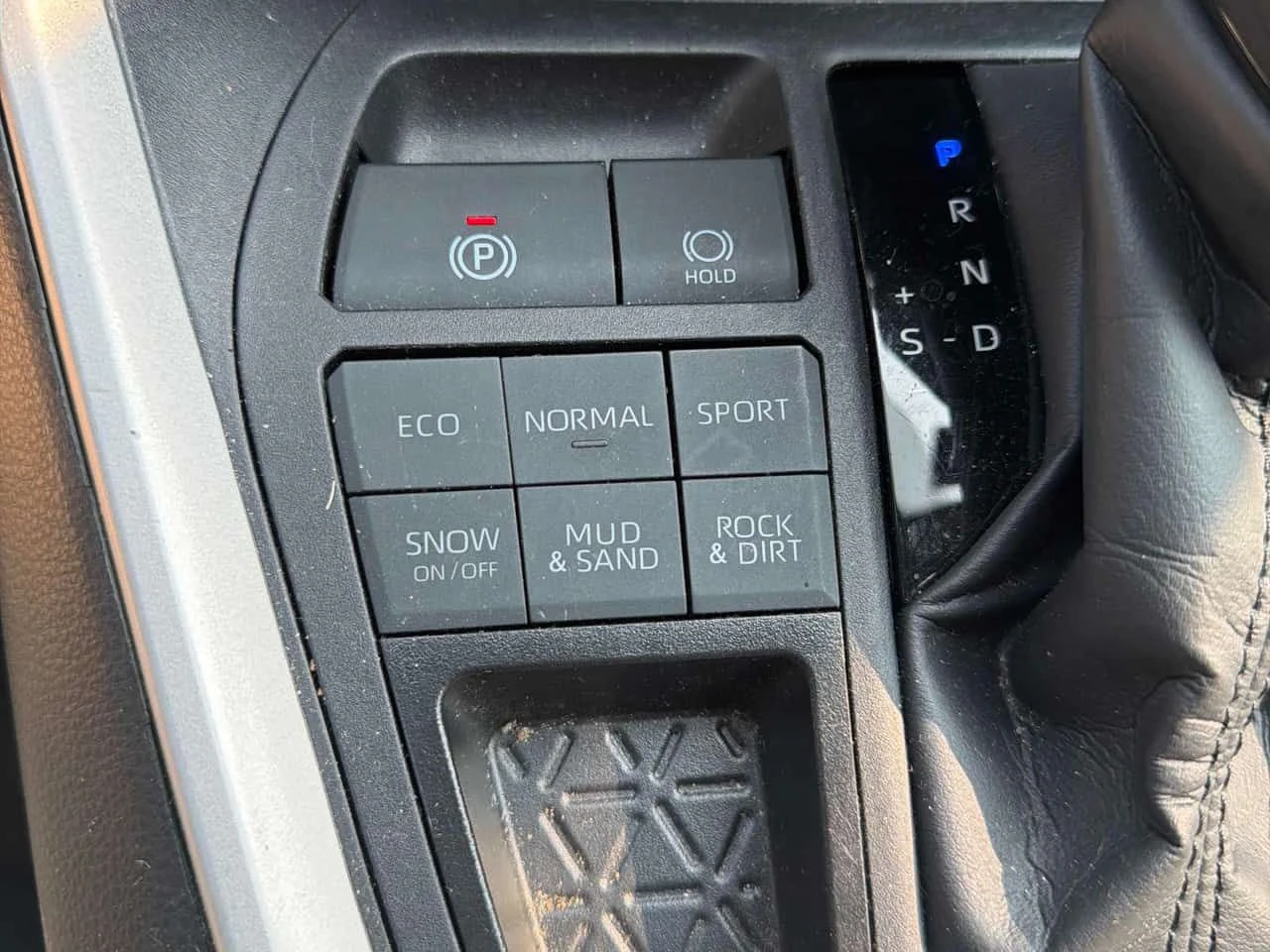 Toyota Rav4 * LE * CARFAX * БЕЗ ПЪРВОНАЧАЛНА ВНОСКА, снимка 10 - Автомобили и джипове - 55435435