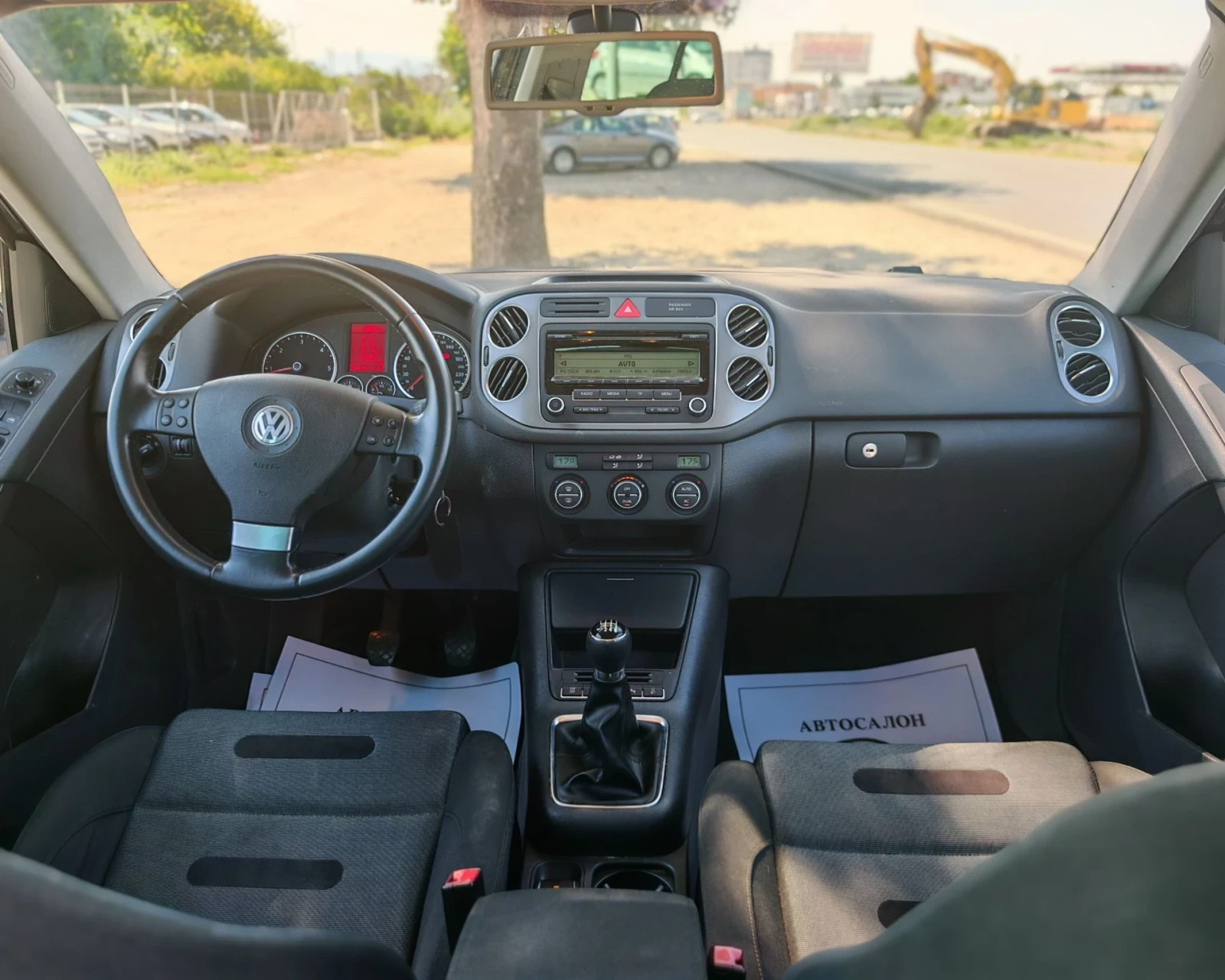 VW Tiguan 2.0 ДИЗЕЛ 140 К.С.4MOTION! УНИКАТ!!!, снимка 13 - Автомобили и джипове - 55619077