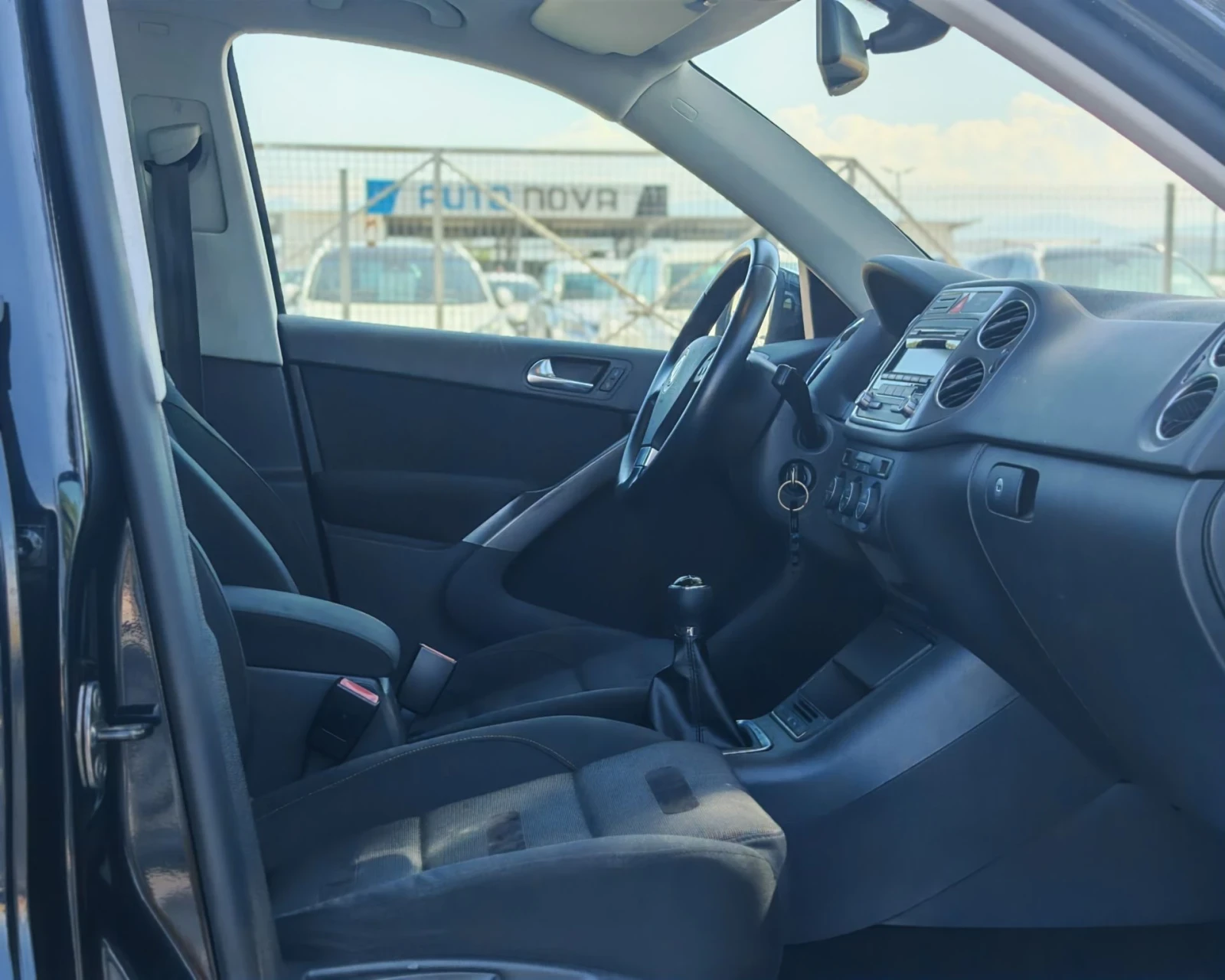 VW Tiguan 2.0 ДИЗЕЛ 140 К.С.4MOTION! УНИКАТ!!!, снимка 10 - Автомобили и джипове - 55619077
