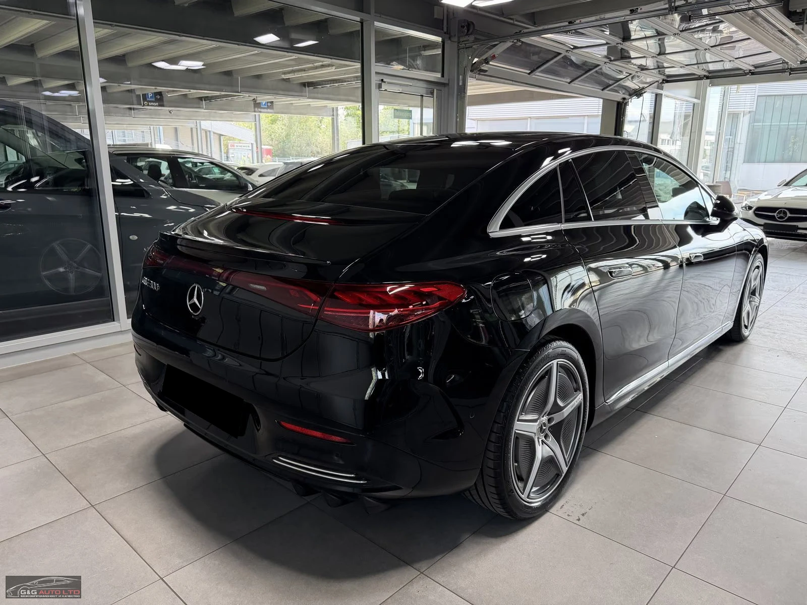 Mercedes-Benz EQE 300/245HP/AMG/DISTR/MEMO/CAM/880z, снимка 5 - Автомобили и джипове - 56083287