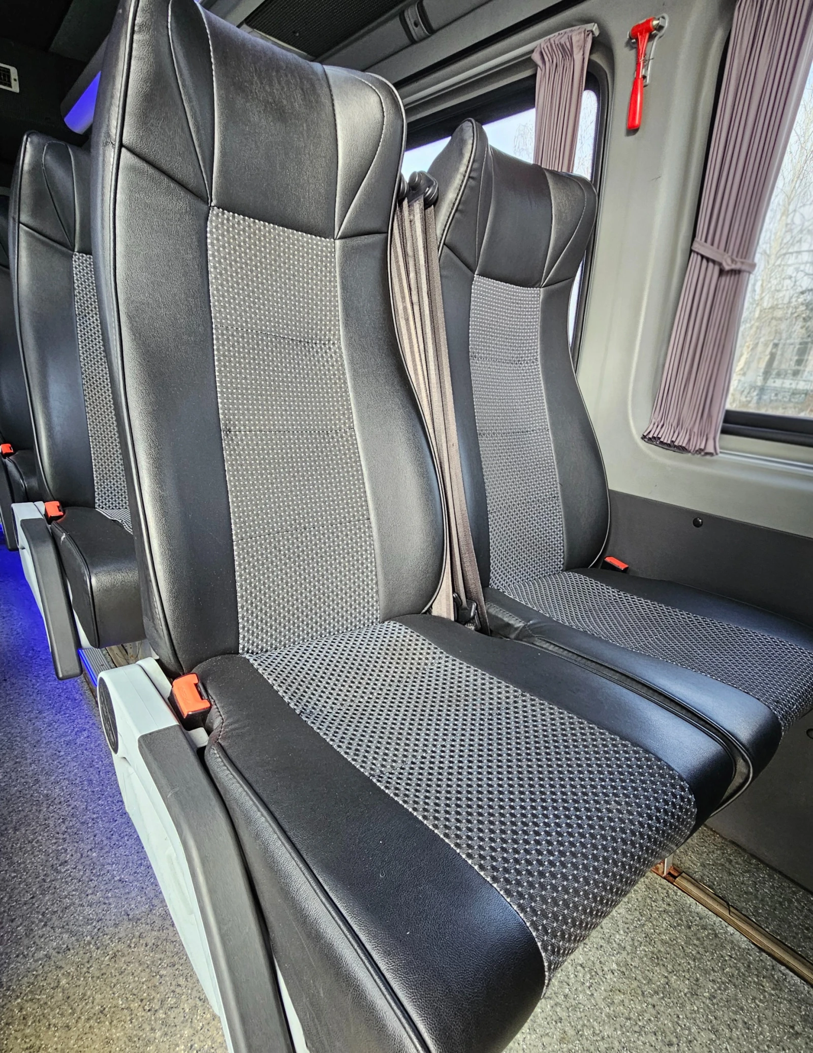 VW Crafter, снимка 13 - Бусове и автобуси - 54462309