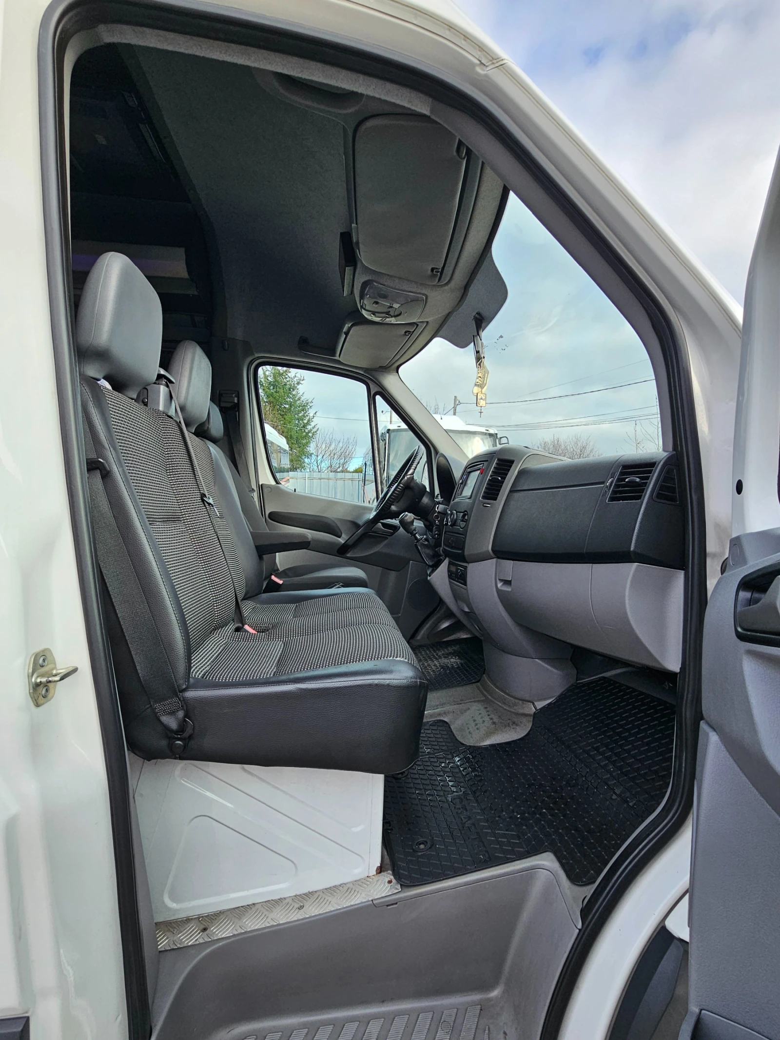 VW Crafter, снимка 8 - Бусове и автобуси - 54462309