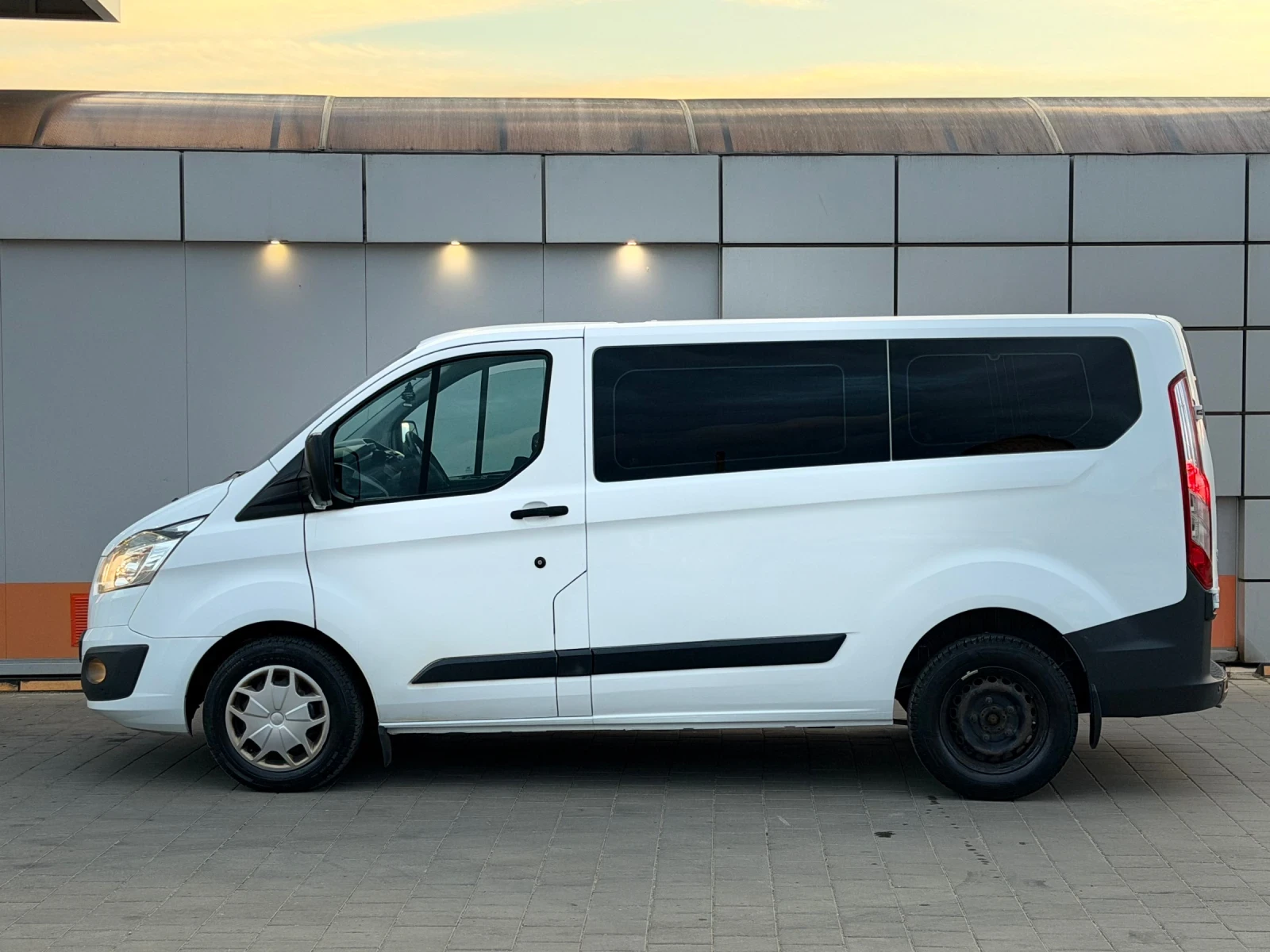 Ford Transit CUSTOM 8+ 1 , снимка 3 - Бусове и автобуси - 56202011
