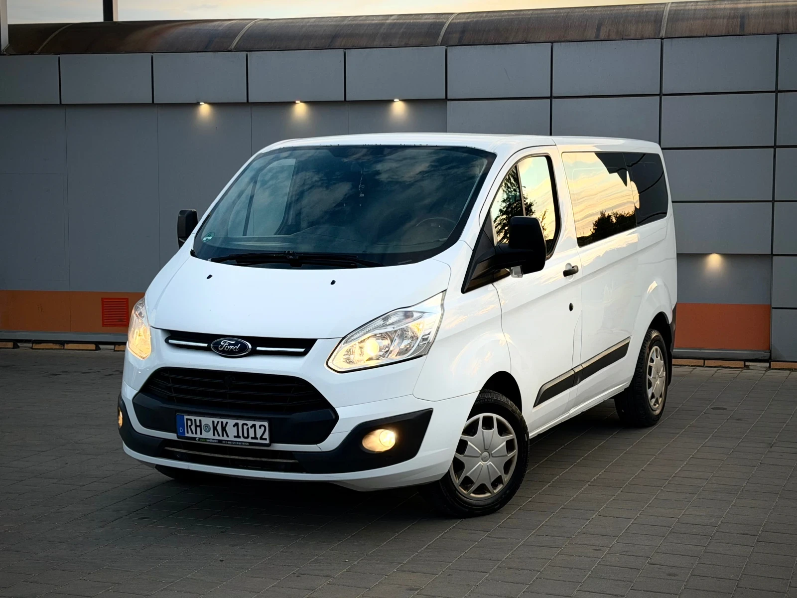 Ford Transit CUSTOM 8+ 1 