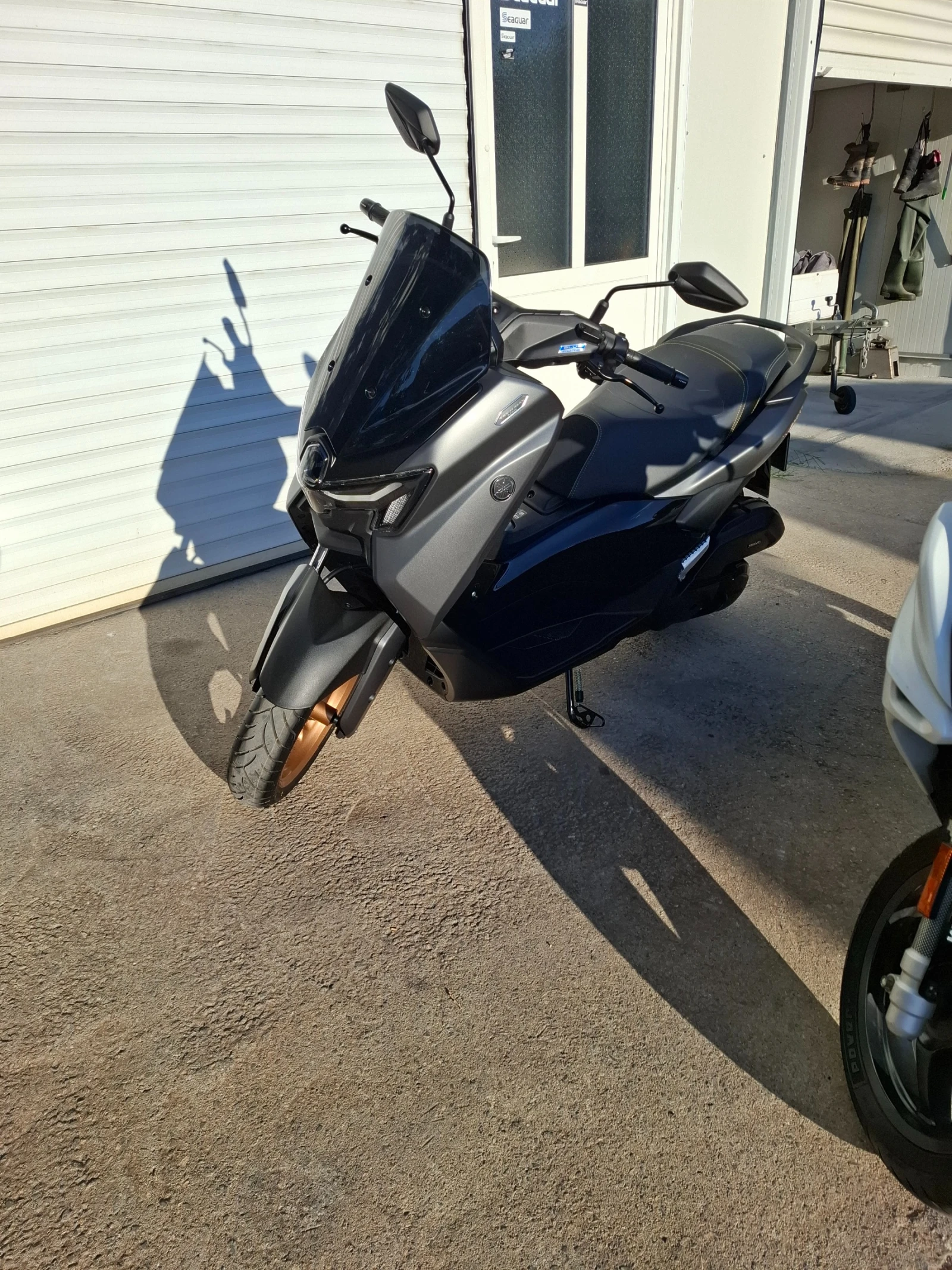 Yamaha NMAX Tech max, снимка 7 - Мотоциклети и мототехника - 56216934