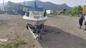 Моторна яхта Glastron, снимка 3