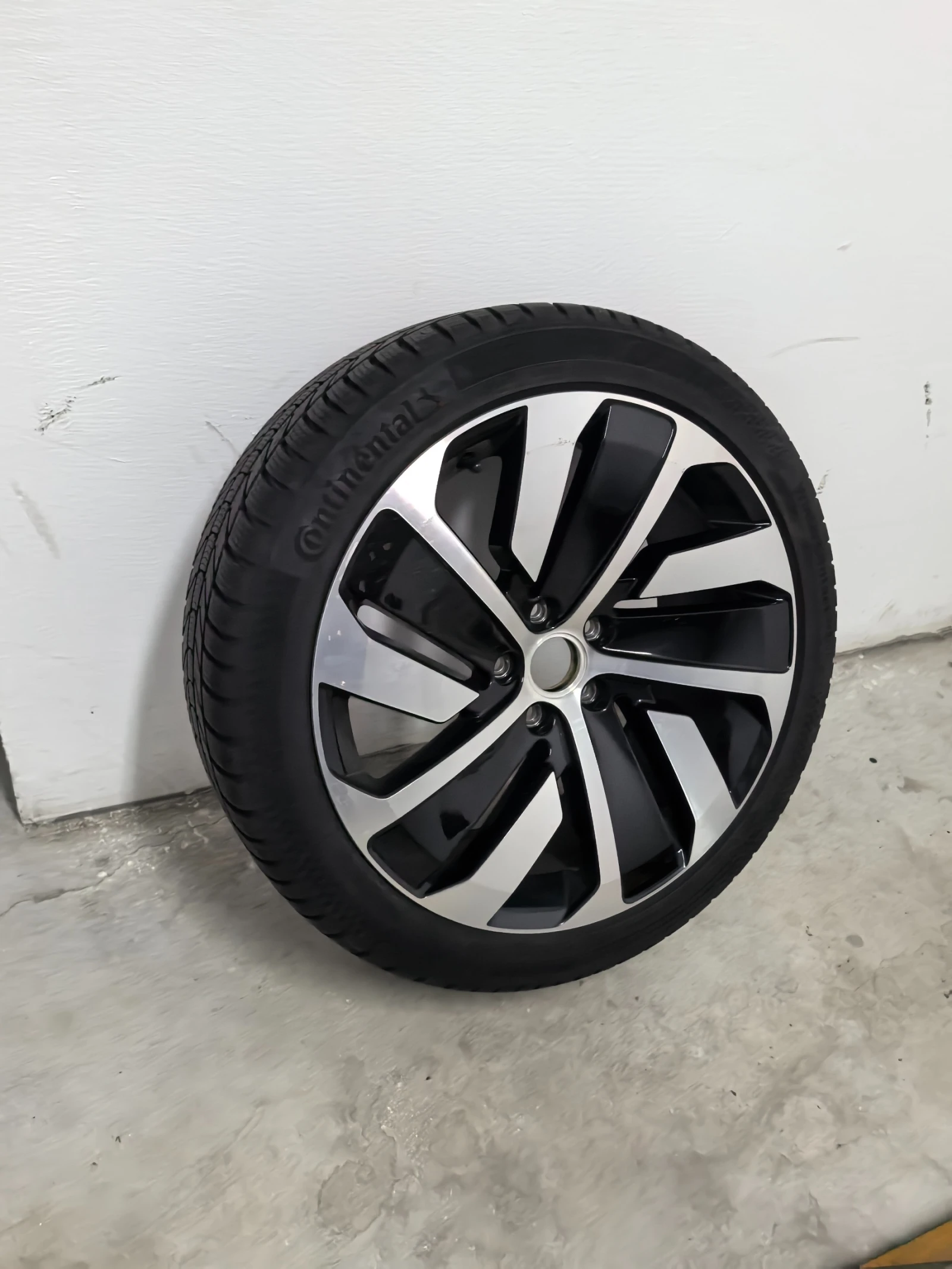    245/40R19  VW Arteon | Mobile.bg   2