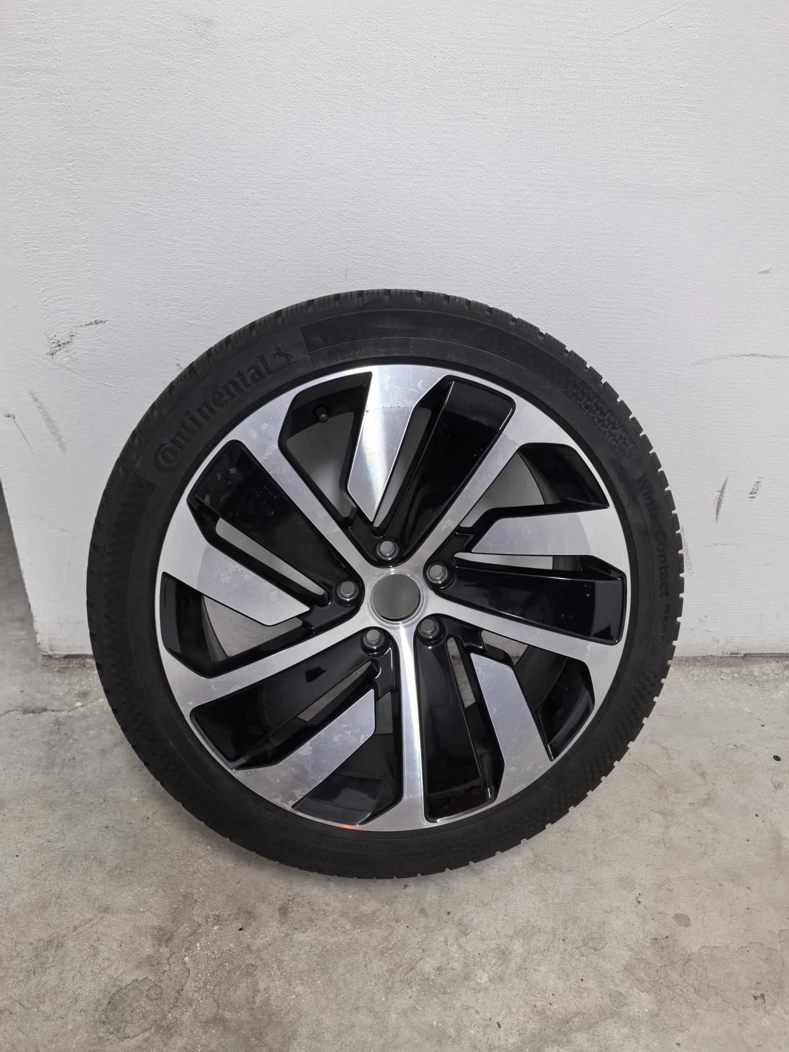    245/40R19  VW Arteon | Mobile.bg   3