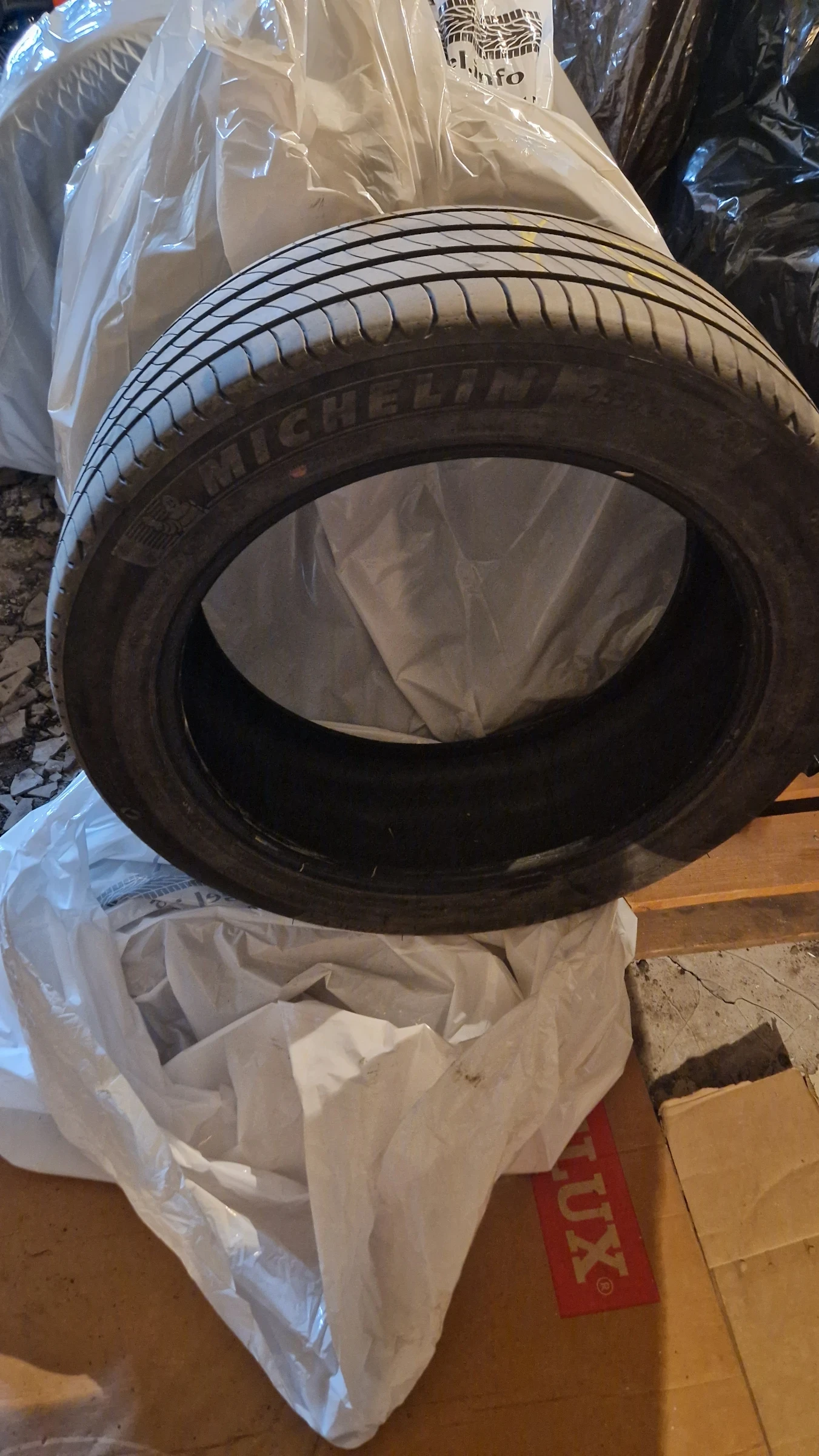 Гуми Летни 255/45R20