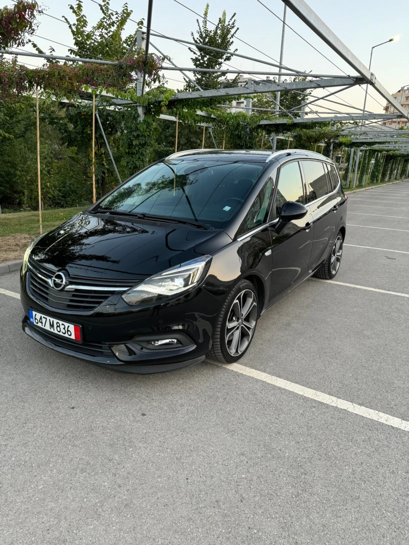 Opel Zafira 2.0CDTI TOUR/FULL КАПАРИРАНА, снимка 1 - Автомобили и джипове - 47078952