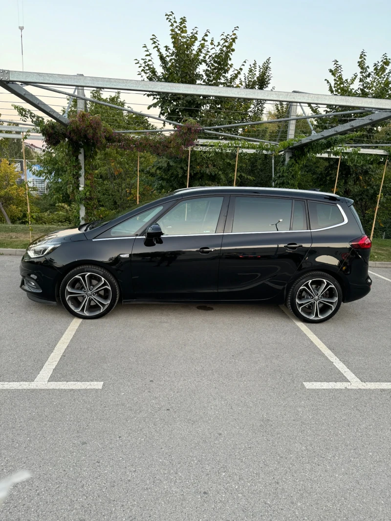 Opel Zafira 2.0CDTI TOUR/FULL КАПАРИРАНА, снимка 2 - Автомобили и джипове - 47078952