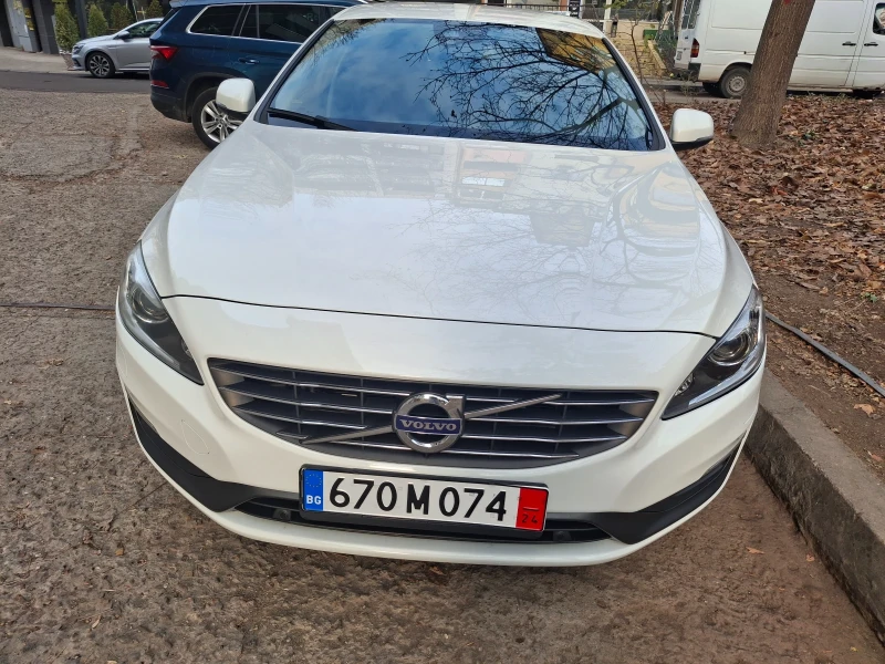 Volvo V60 D4 181к.с.евро 6, снимка 3 - Автомобили и джипове - 48509522