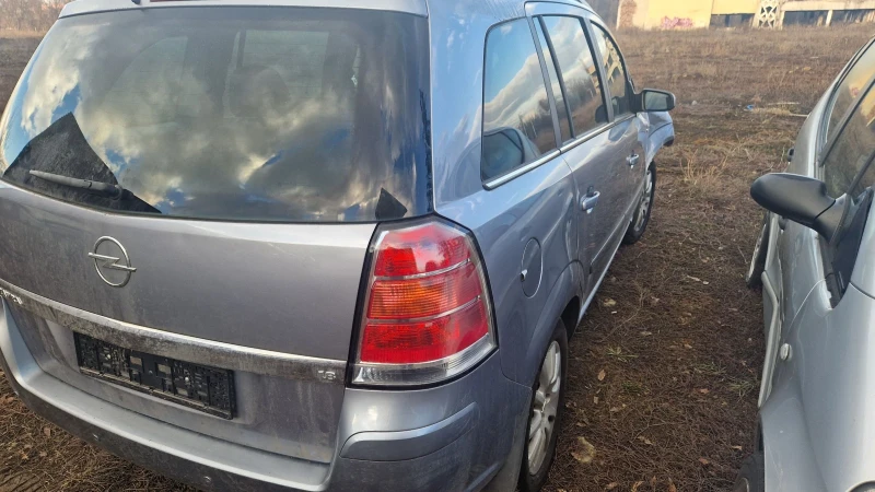 Opel Zafira 1.8, снимка 5 - Автомобили и джипове - 48874507