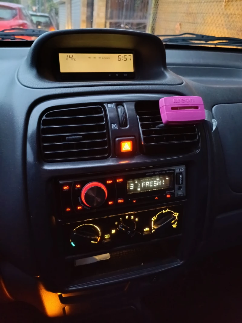 Mitsubishi Space star 1.3, снимка 6 - Автомобили и джипове - 52496199