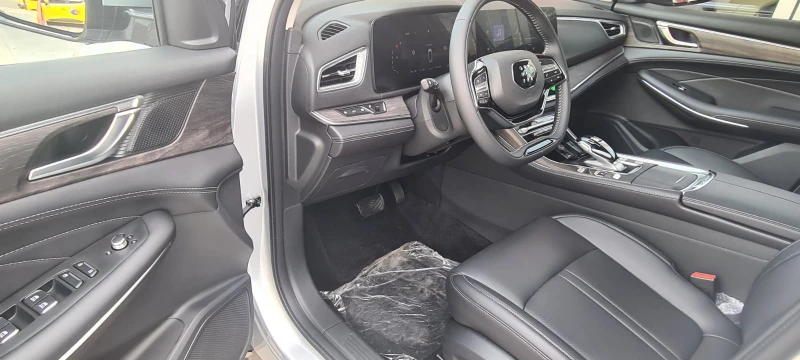 DONGFENG E5 1.5i Plug in Hybrid, снимка 9 - Автомобили и джипове - 52548523