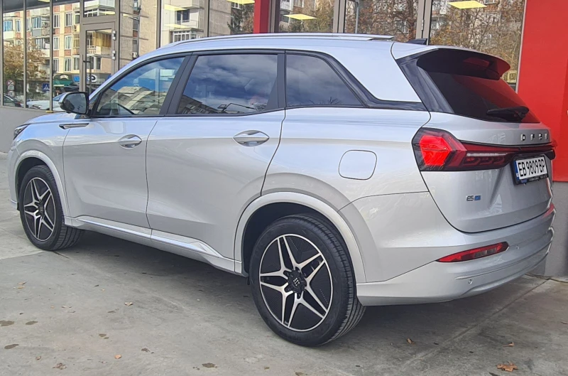 DONGFENG E5 1.5i Plug in Hybrid, снимка 4 - Автомобили и джипове - 52548523