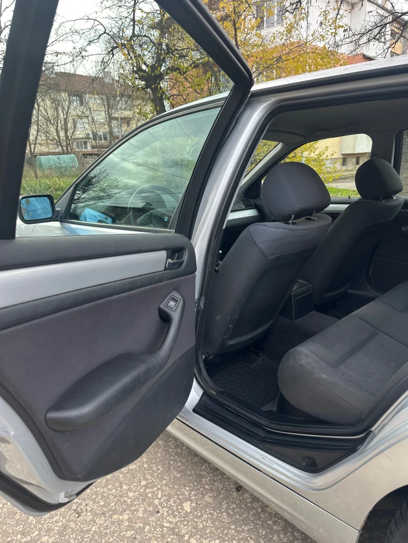 BMW 318, снимка 8 - Автомобили и джипове - 52548394