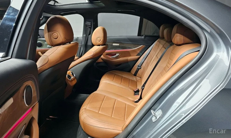 Mercedes-Benz E 300, снимка 12 - Автомобили и джипове - 52938959