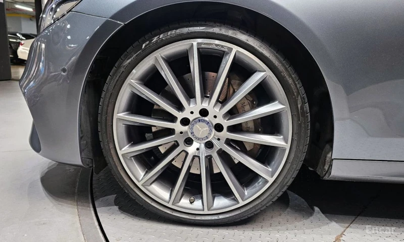 Mercedes-Benz E 300, снимка 5 - Автомобили и джипове - 52938959