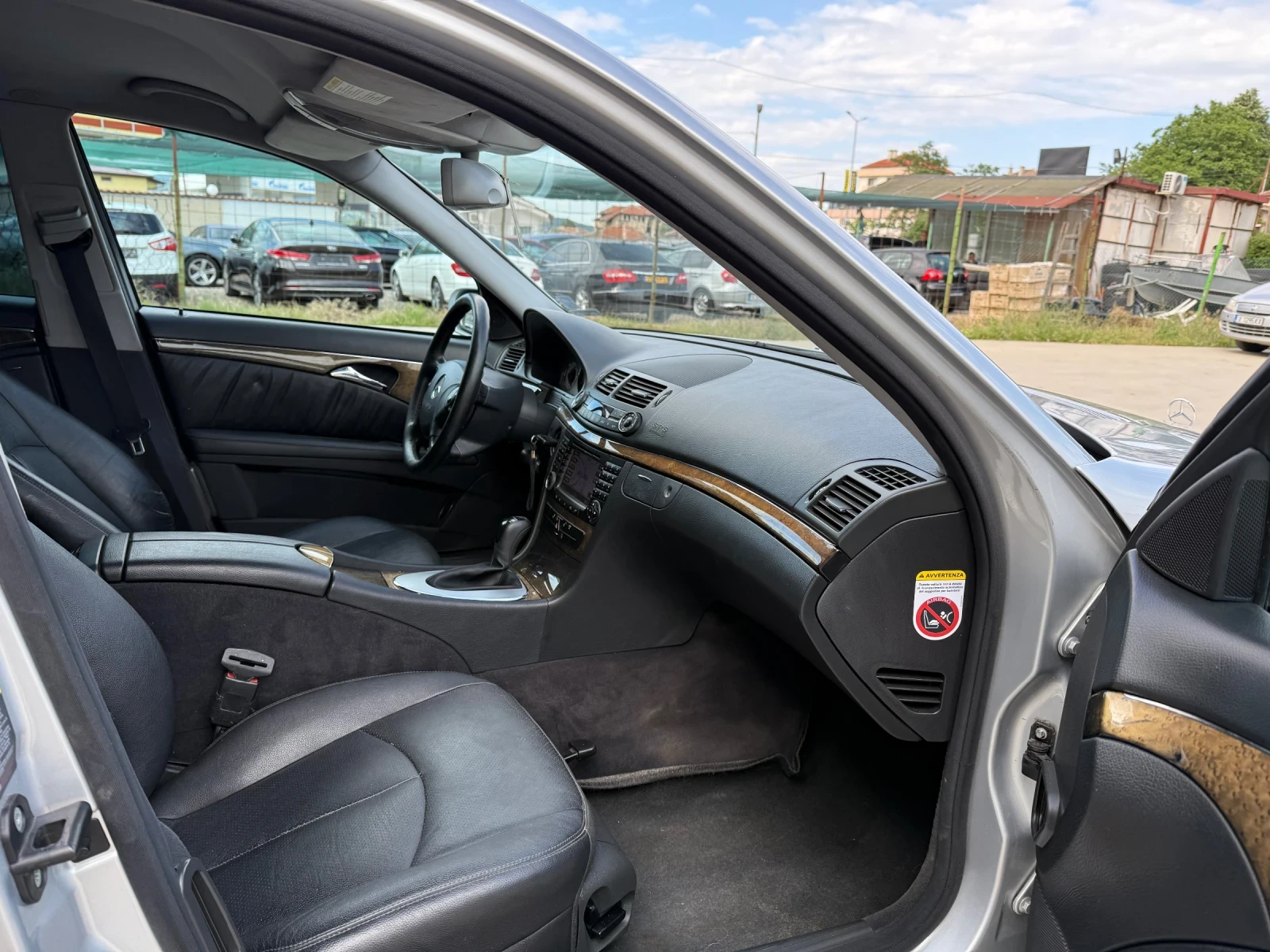 Mercedes-Benz E 320 AVANTGARDE/NAVI/4-MATIC - изображение 9
