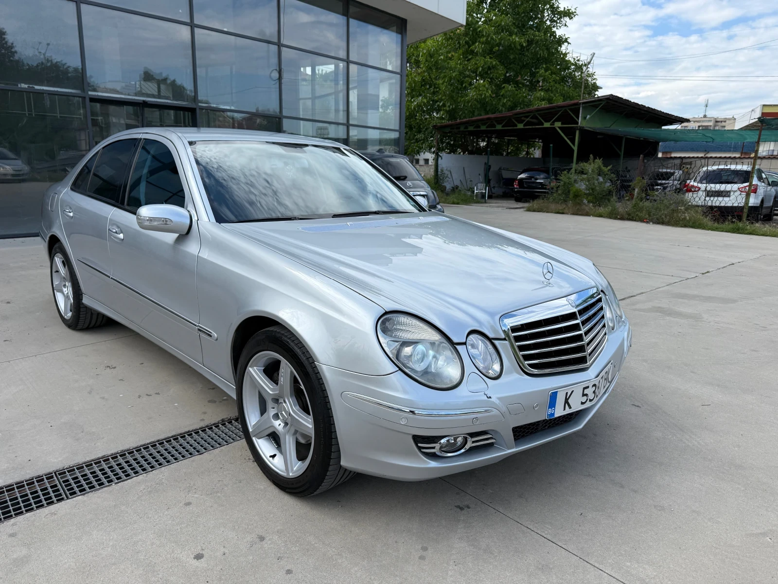 Mercedes-Benz E 320 AVANTGARDE/NAVI/4-MATIC - изображение 7